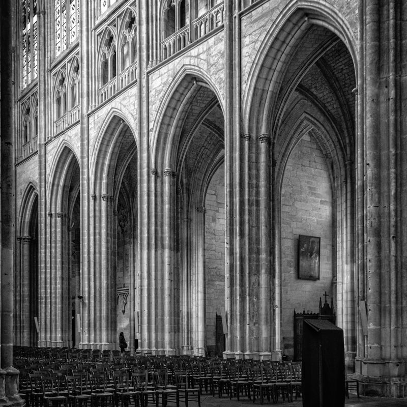 Cathedral of St. Etienne, i