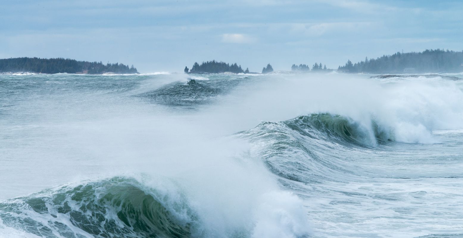 Waves Coming In, Wind Blowing Out