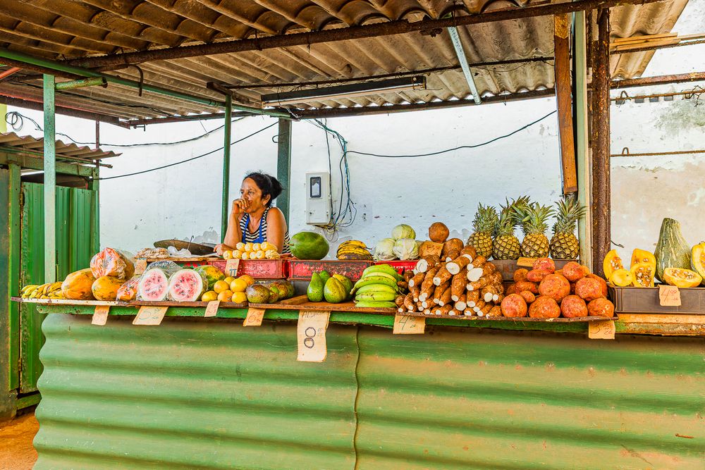 cuba_woman_fruit_vendor.jpg