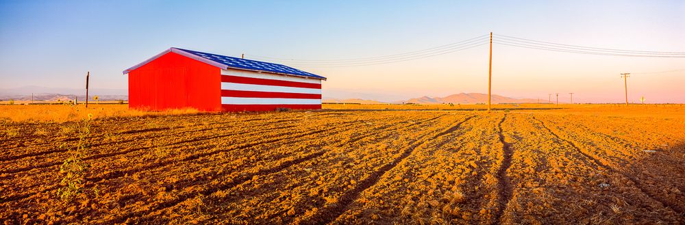 american_flag_barn.jpg