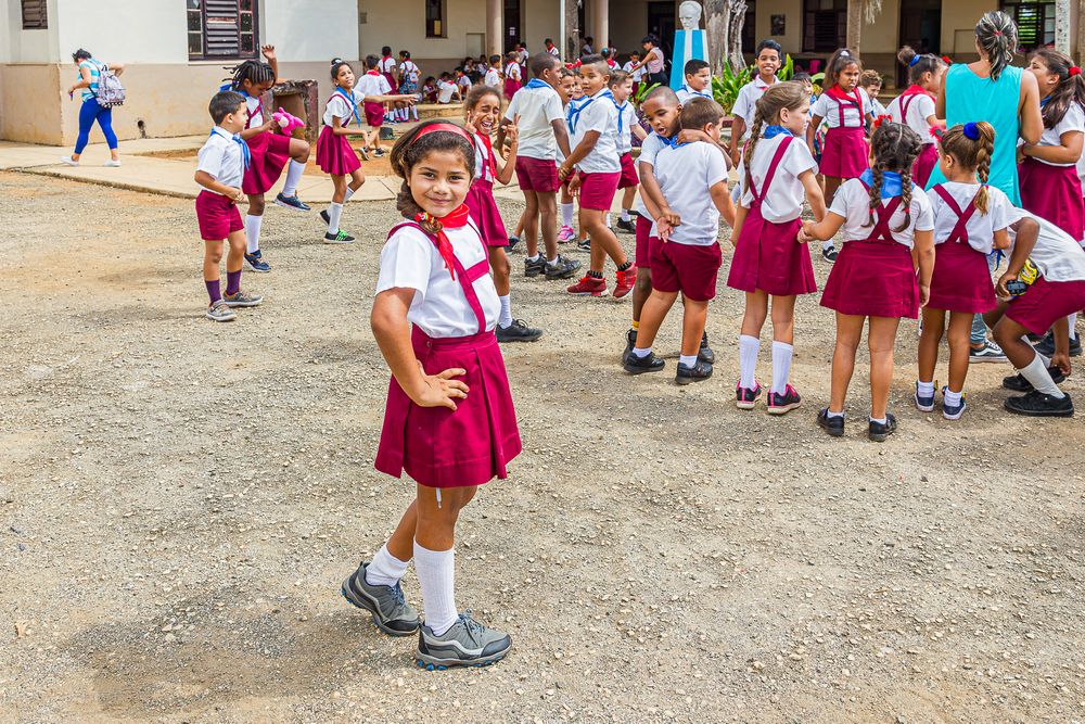cuba_school_girl_with_attitude.jpg
