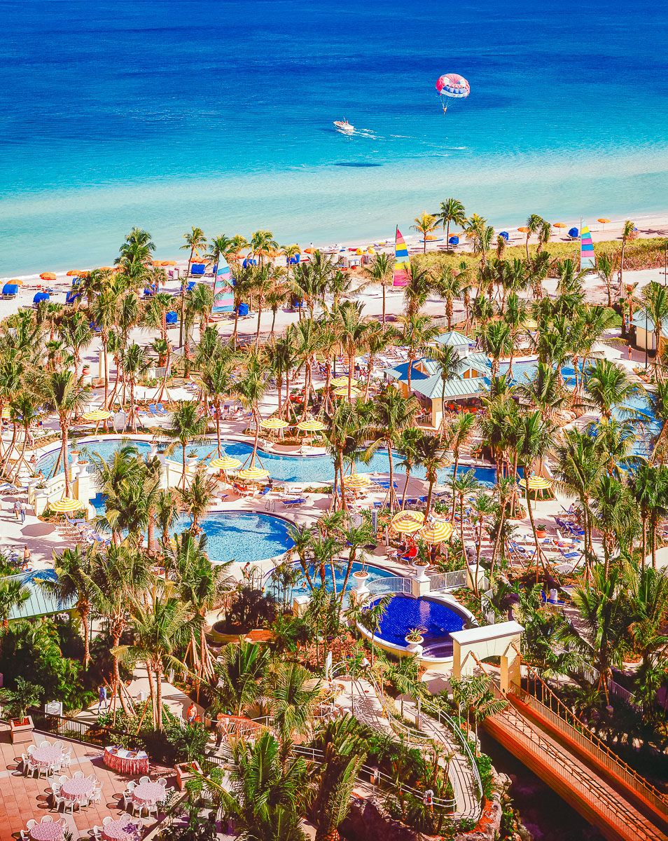 sheraton_pool_parasailing.jpg