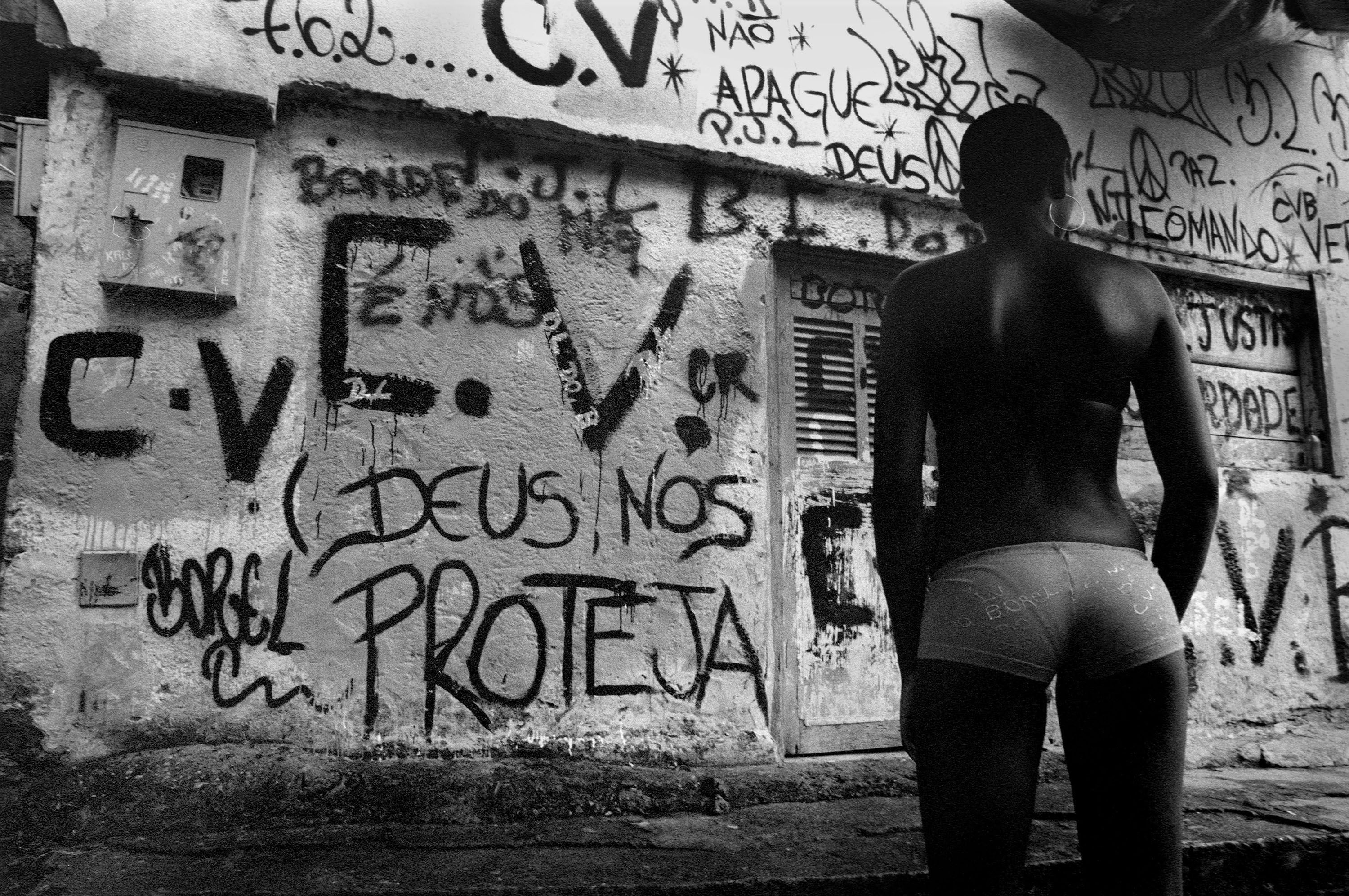 027 - Favelas do Rio by Andre Cypriano.jpg