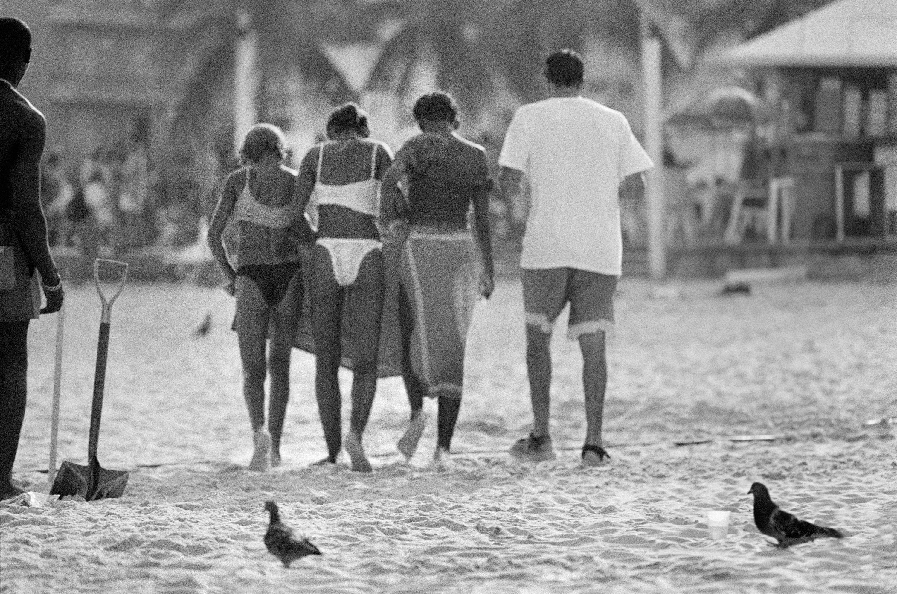 20 Beach Venders of Copacabana by Andre Cypriano.jpg