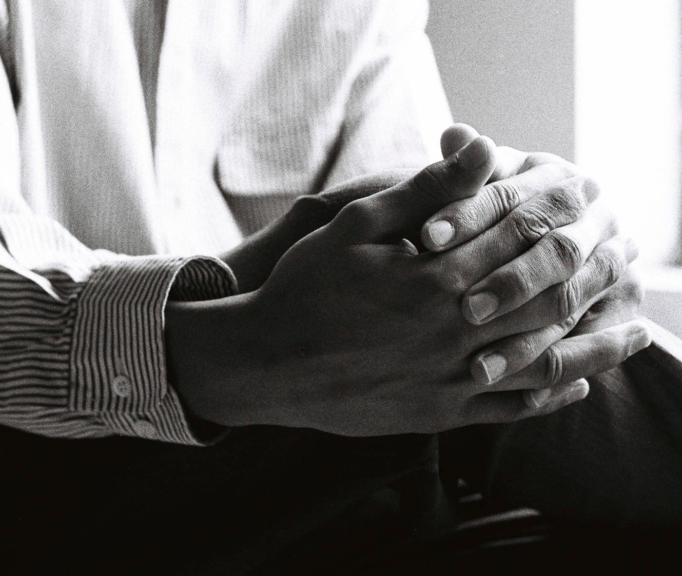 1ahmed_hand_on_knee_copy