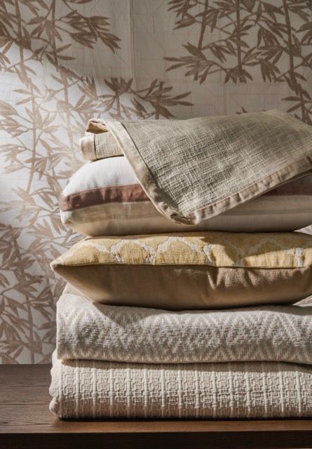 Neutral_Pillow_Stack9822 Medium.jpeg