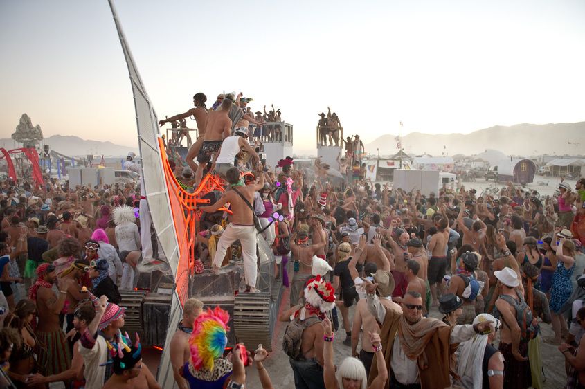 1r20100828_Burning_Man_2010_DHF_14070