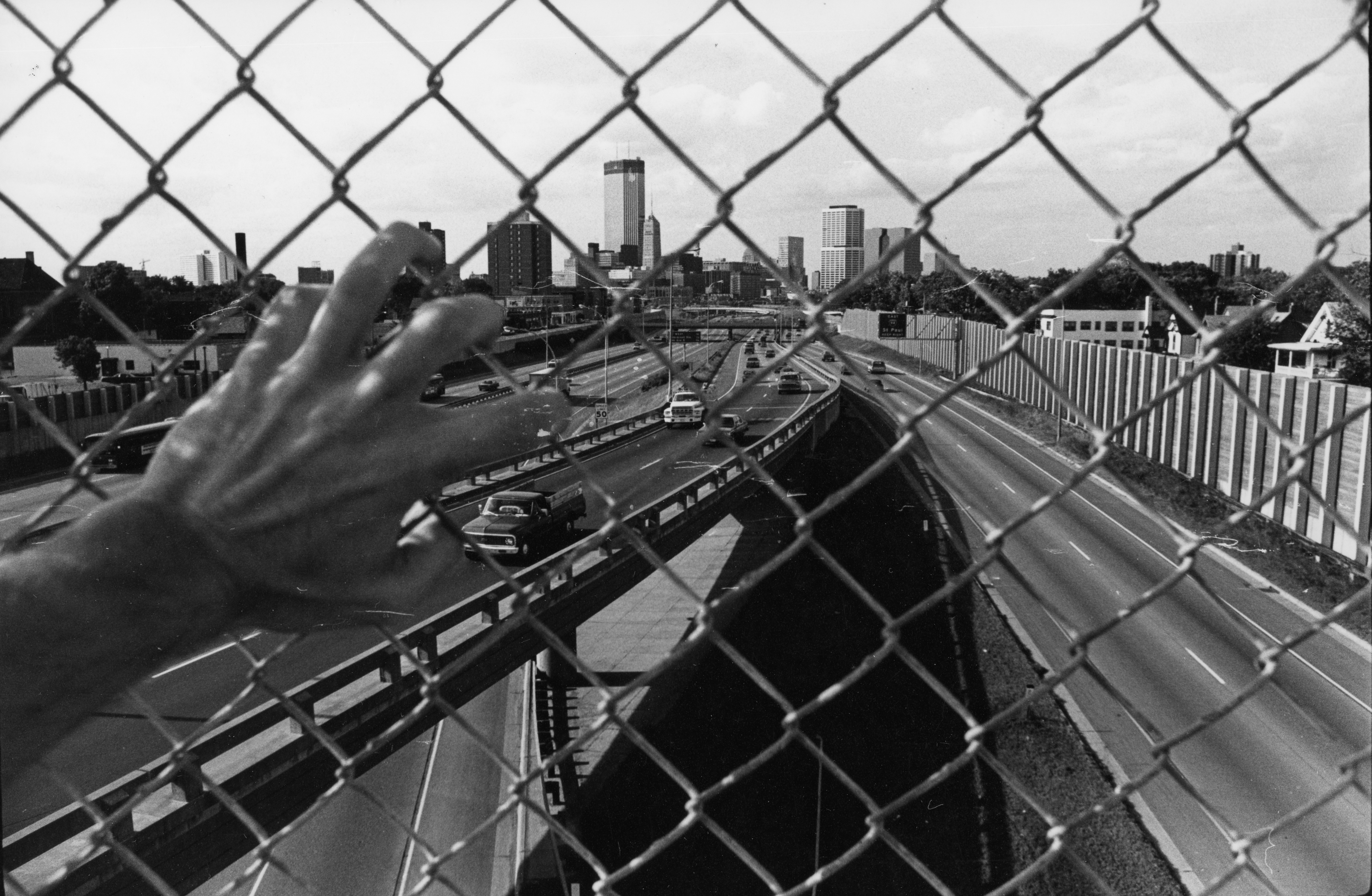 Mesh Fence on Bridge over Interstate 35, Minneapolis (1981) (from TIME IN THE CITY series) Plate 7