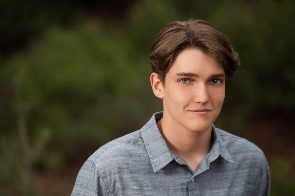 Colorado springs outdoor high school senior portraits garden of the gods