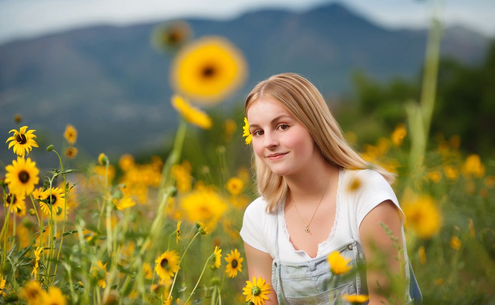 colorado springs outdoor high school senior park portraits