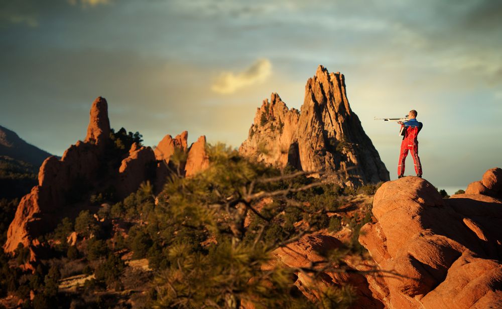 colorado springs outdoor high school senior portraits garden of the gods