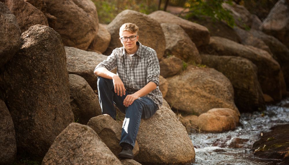 Colorado springs outdoor high school senior portraits 