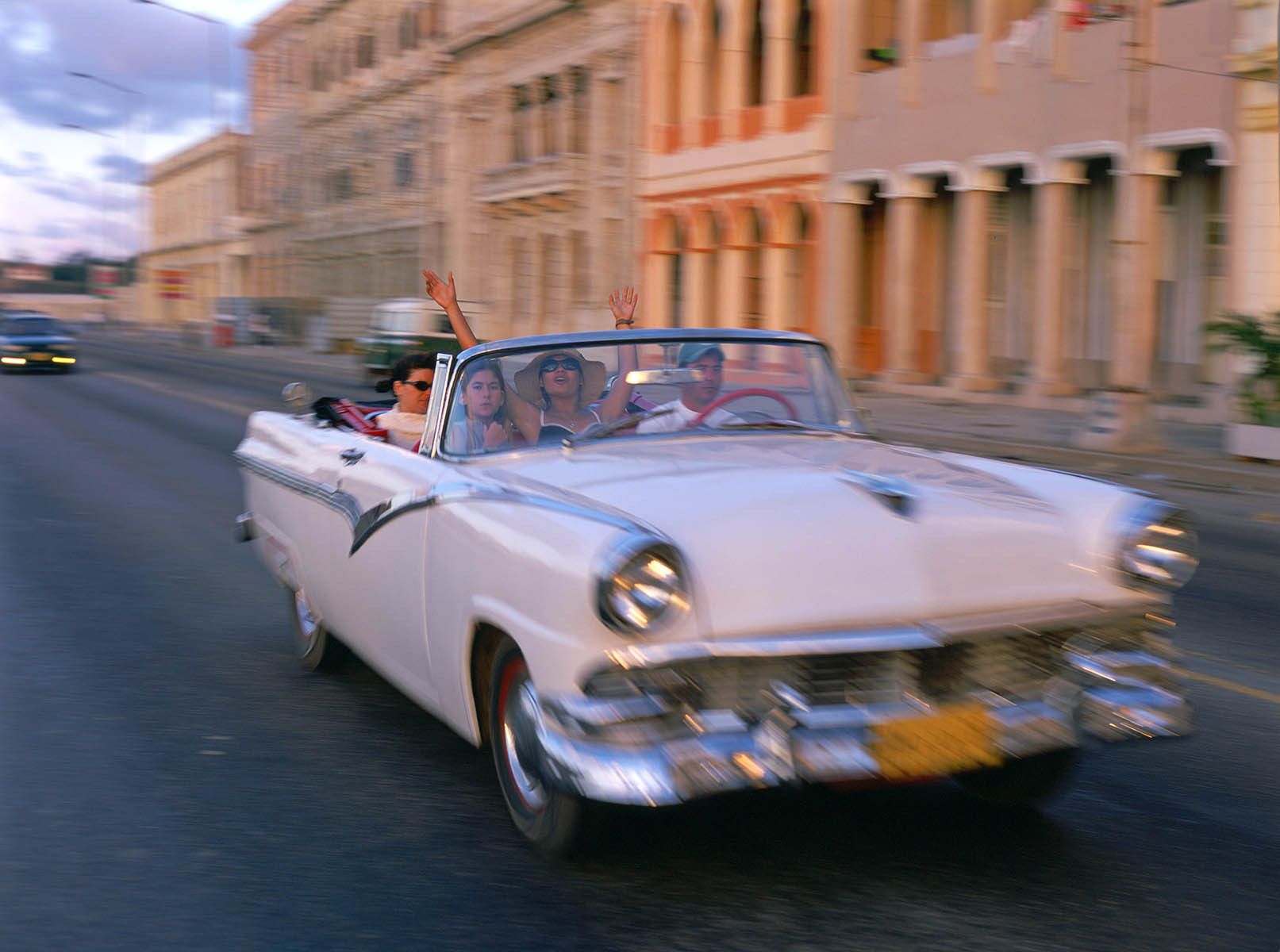 11_0_210_1cuba_maleconcar_havana.jpg