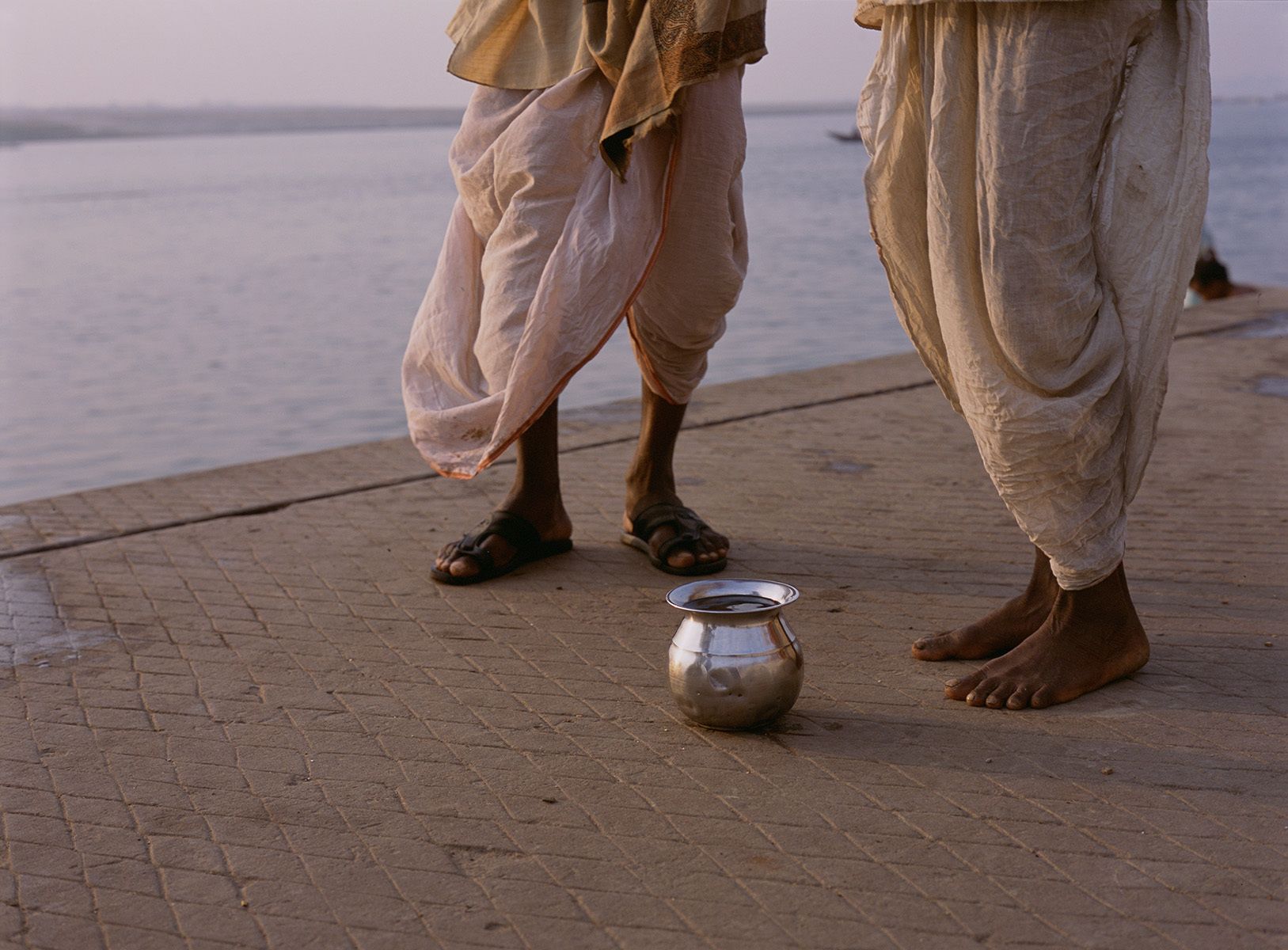 9_0_271_1india_varanasi_bowl.jpg