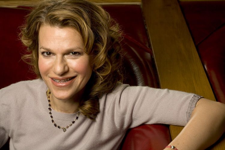 Portrait of comic and actress Sandra Bernhard by photographer Dan Dion. Sandra Bernhard