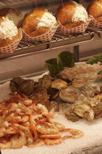 1Alioto_sSeafoodCase_9726