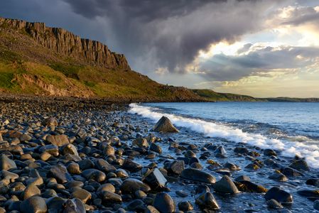 Isle-of- Skye-Beach-Staffin Bay