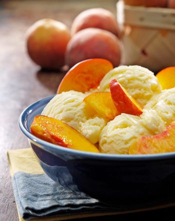 Sweets Food Photography-Peaches and Ice-cream