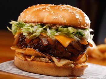 Lunch Food Photography-Grilled Onion Cheddar Burger