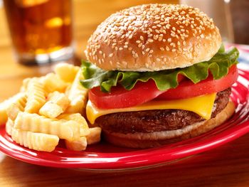 Lunch Food Photography-Cheeseburger
