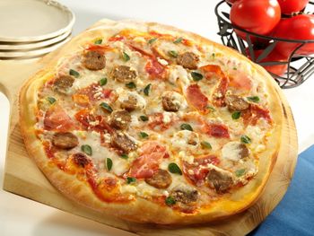 Lunch Food Photography-Meat Lovers Pizza