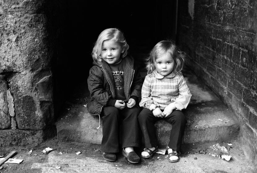 1littlegirlssitting1972