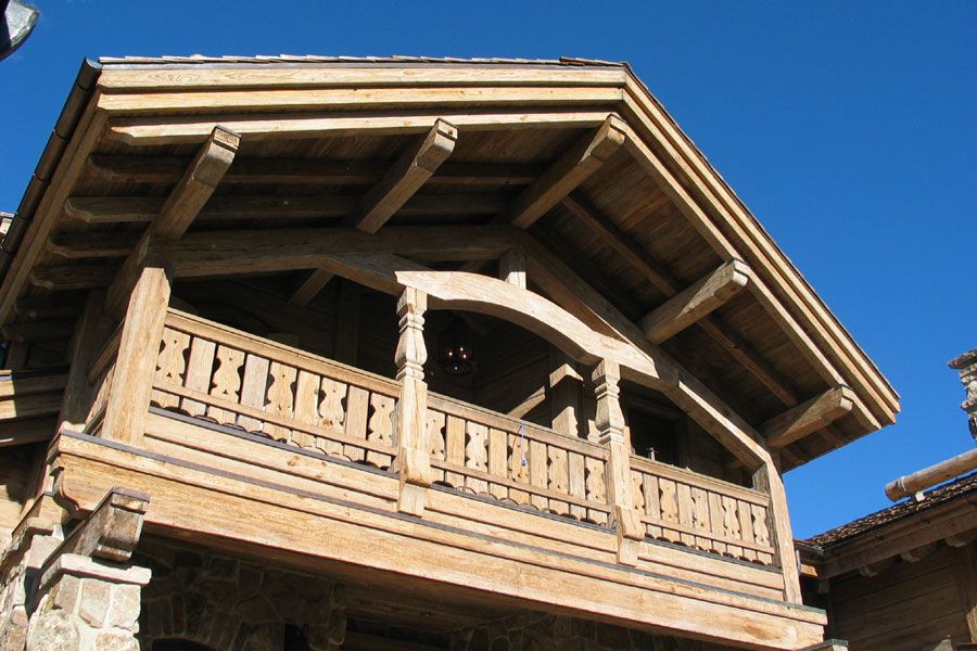 06-gable_balcony.jpg