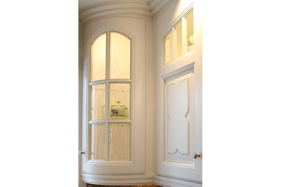 06-kitchen_cabinets.jpg