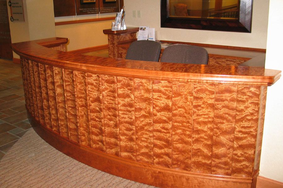 12-reception_desk.jpg