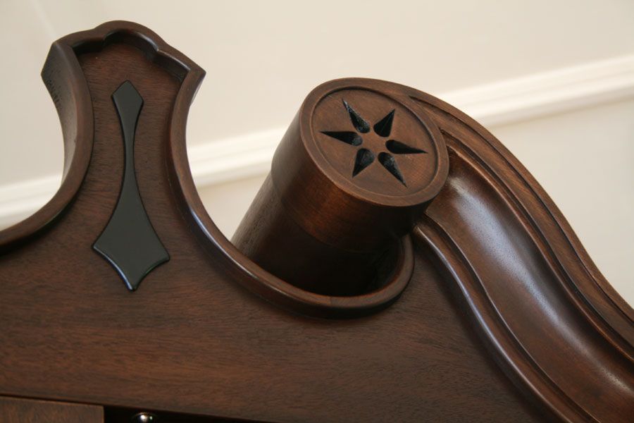 01-armoire_crown.jpg