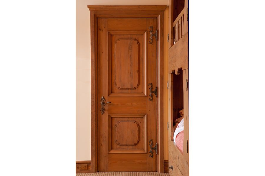 07-heartpine_door.jpg