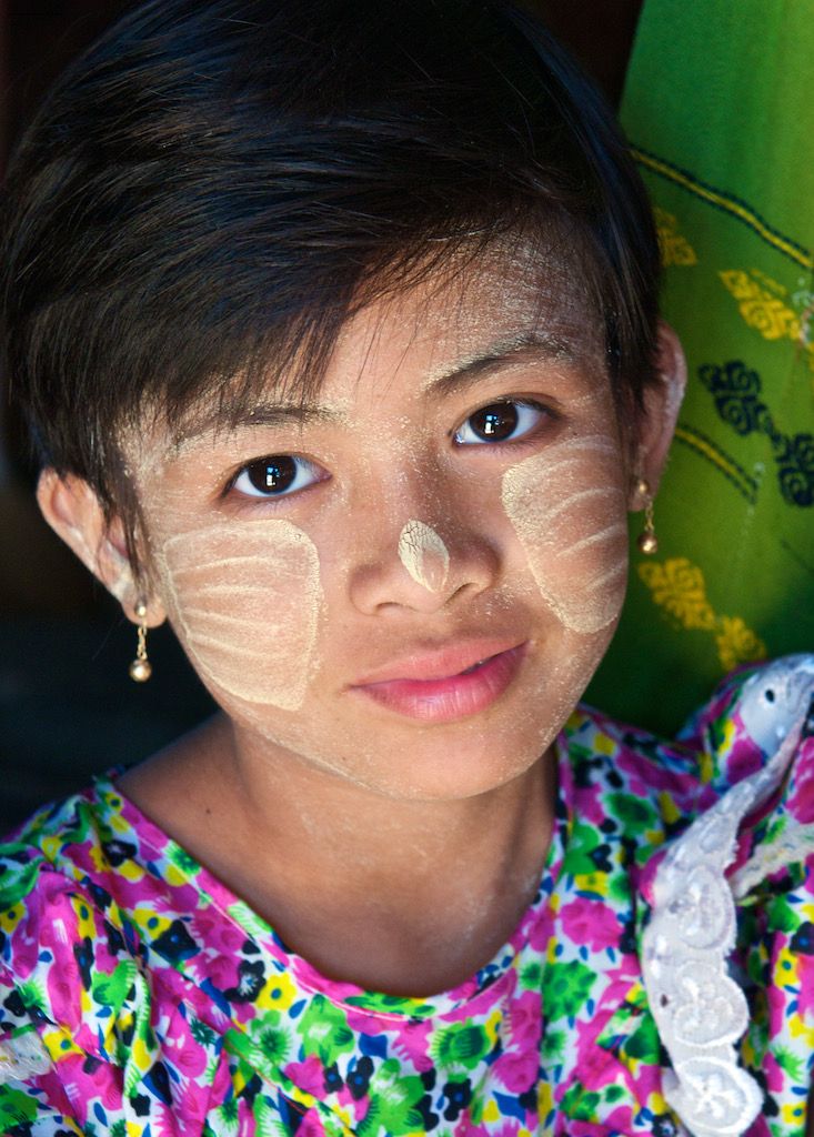 _PSH3245 Girl with Thanaka Paste Makeup.jpeg
