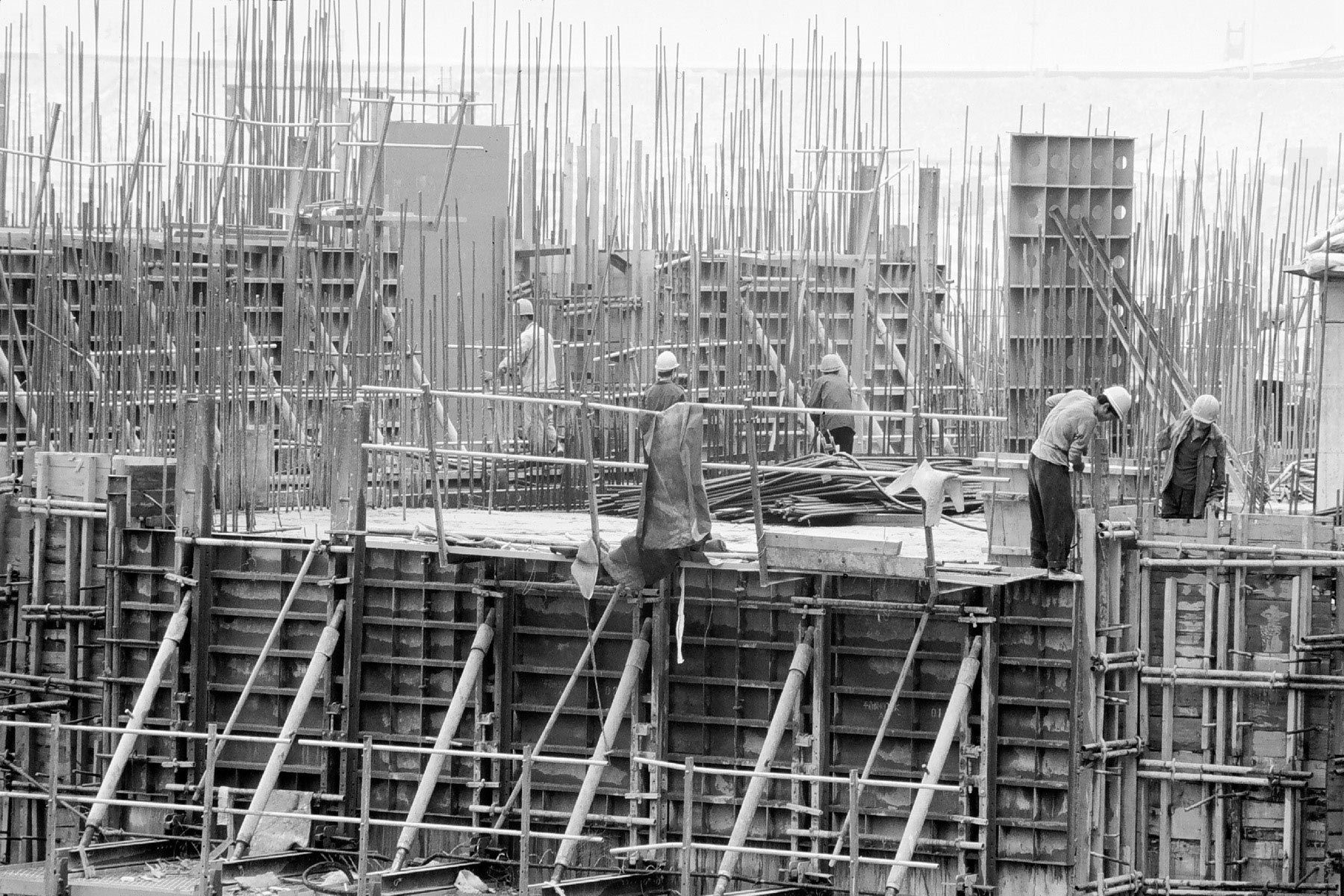 Concrete Curing, Three Gorges Dam, China 1999