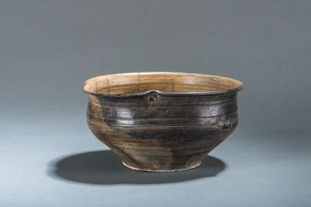 Grey Pottery Pouring Bowl