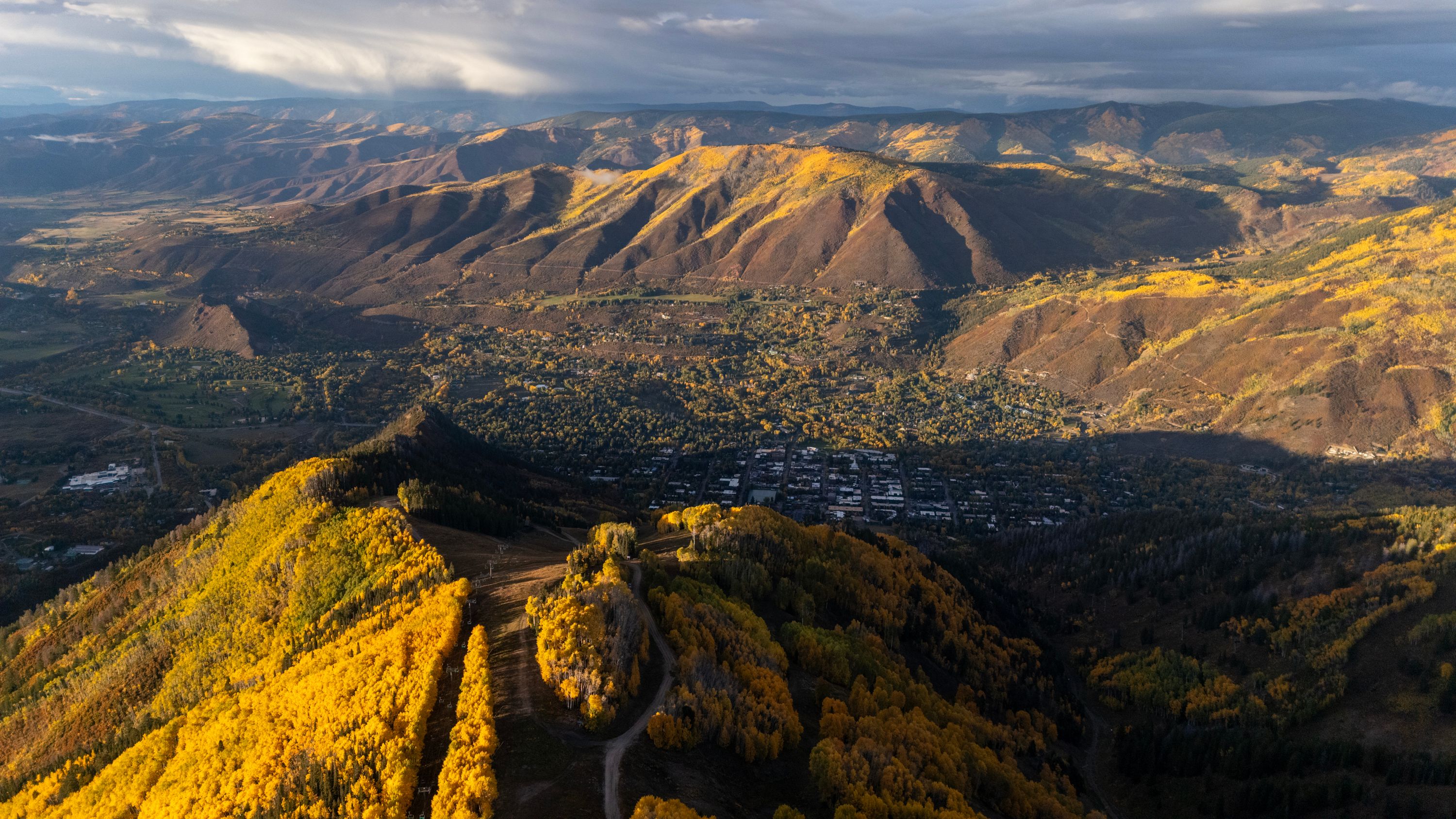 Aspen Fall Colour Peak. High above Aspen Mountain