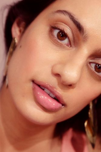 Glossier Lipgloss Campaign
