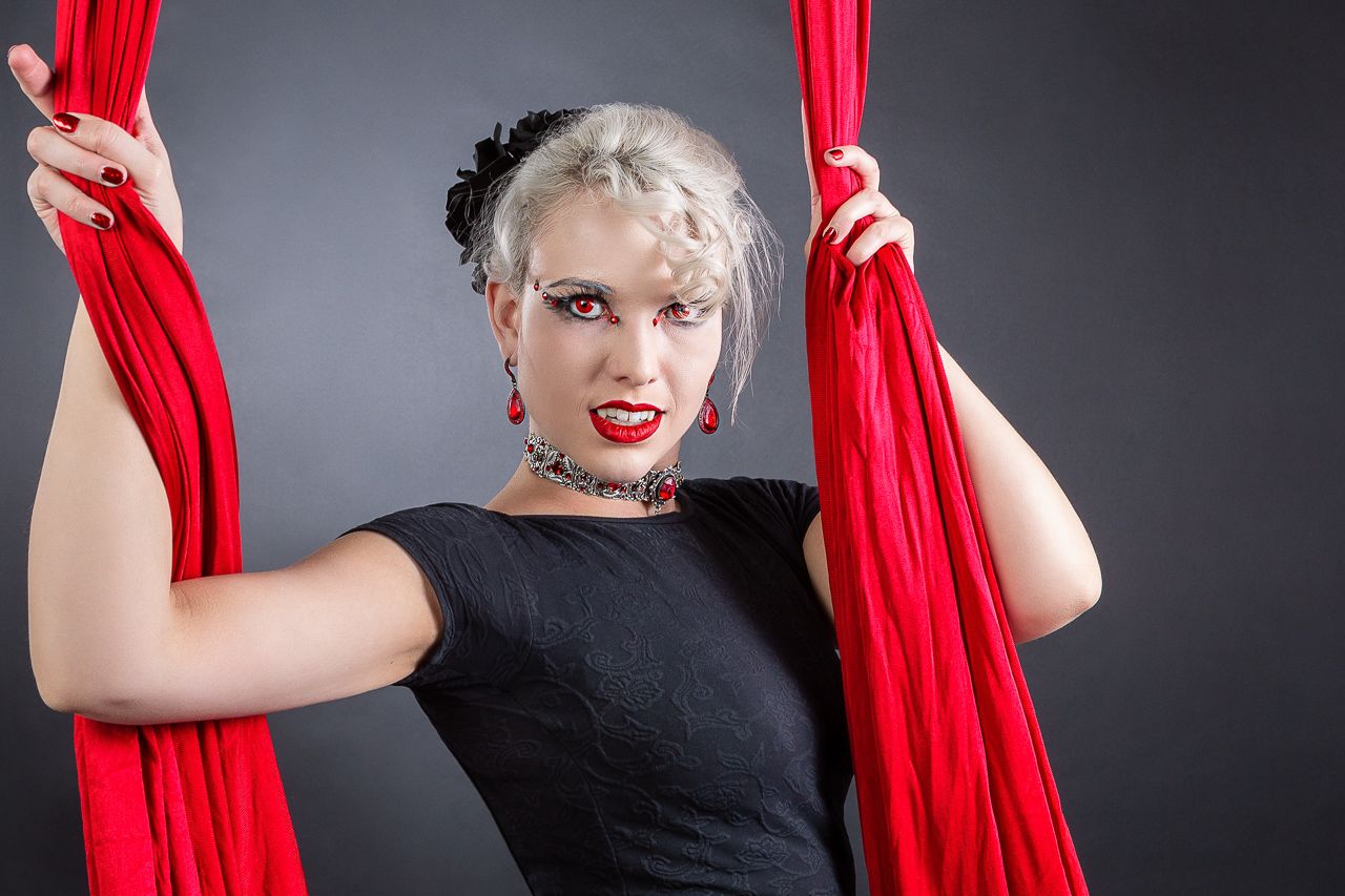 Breana Silks-retouched WEB 4x6 - LB -20190121-8438.jpg