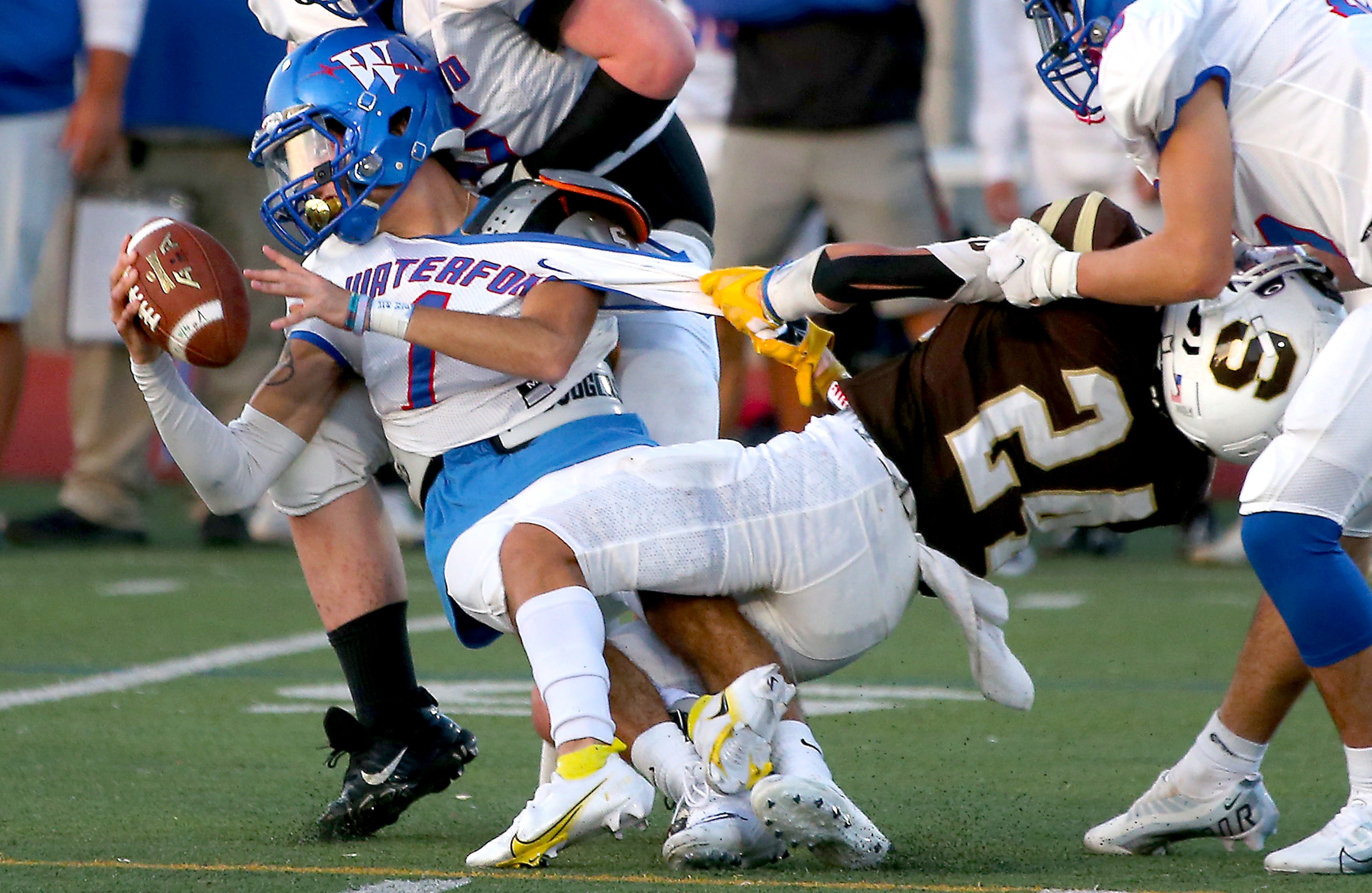 FAVORITES 2022 091622 SPT wat at sto football TM  02.JPG