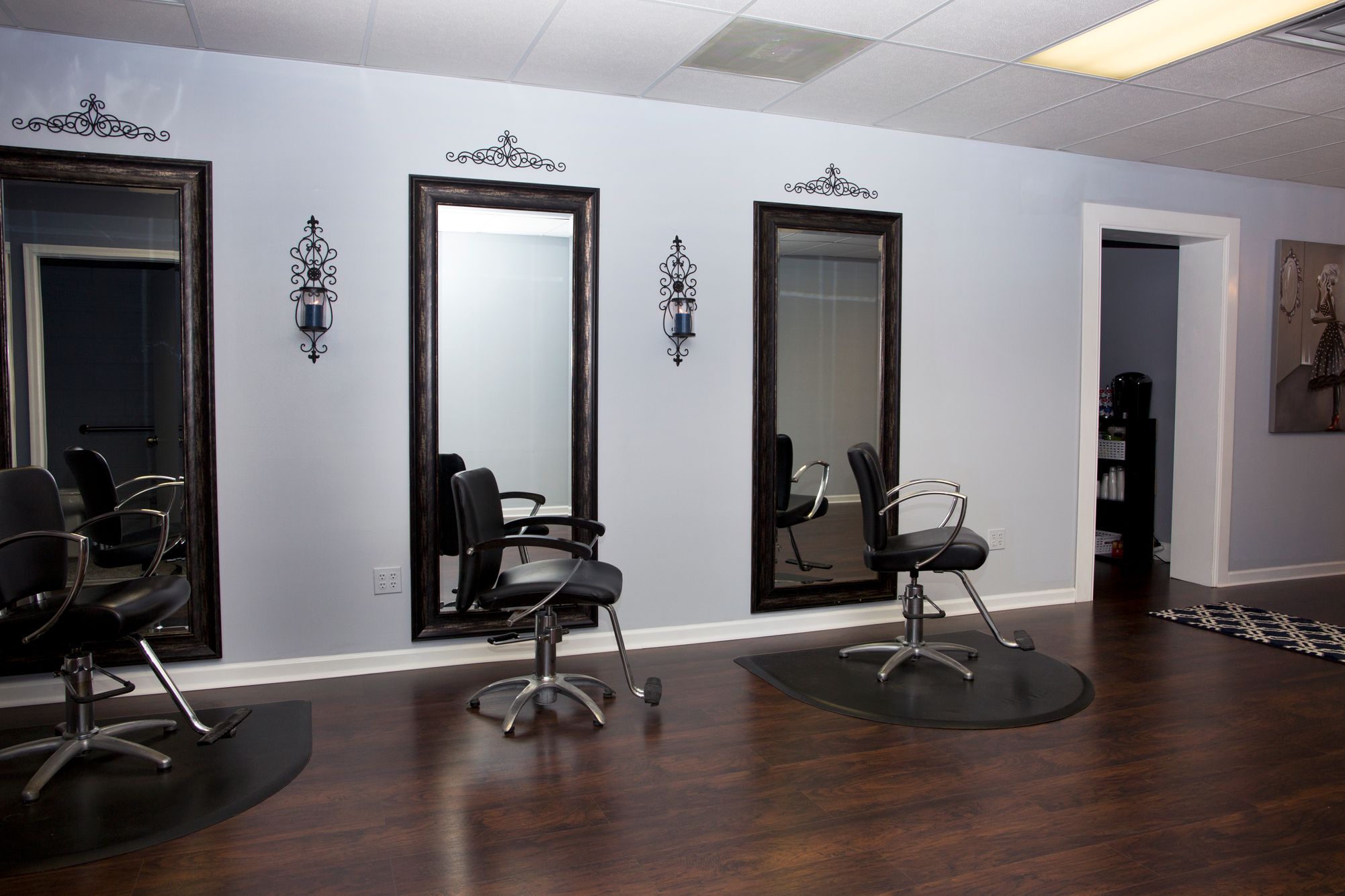 Your very own room, this area is for your amazing upstyles, or any style you choose on your special day! 058A5497.jpg