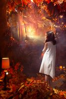 yellow peaking through the treehouse door