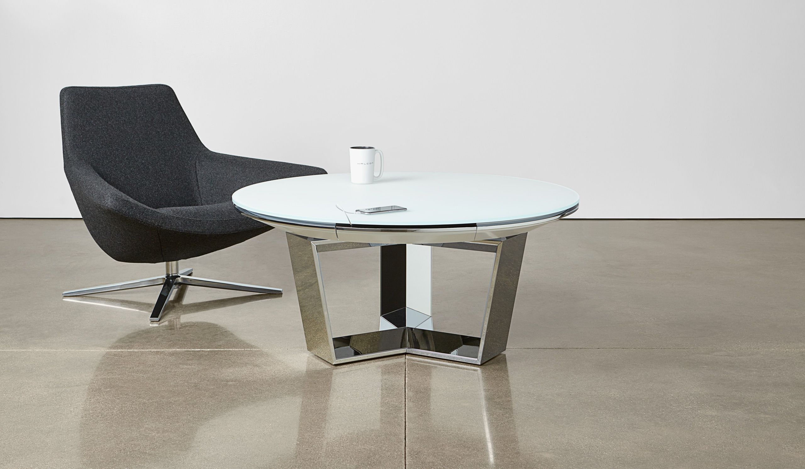 Halcon table, office furniture photograph