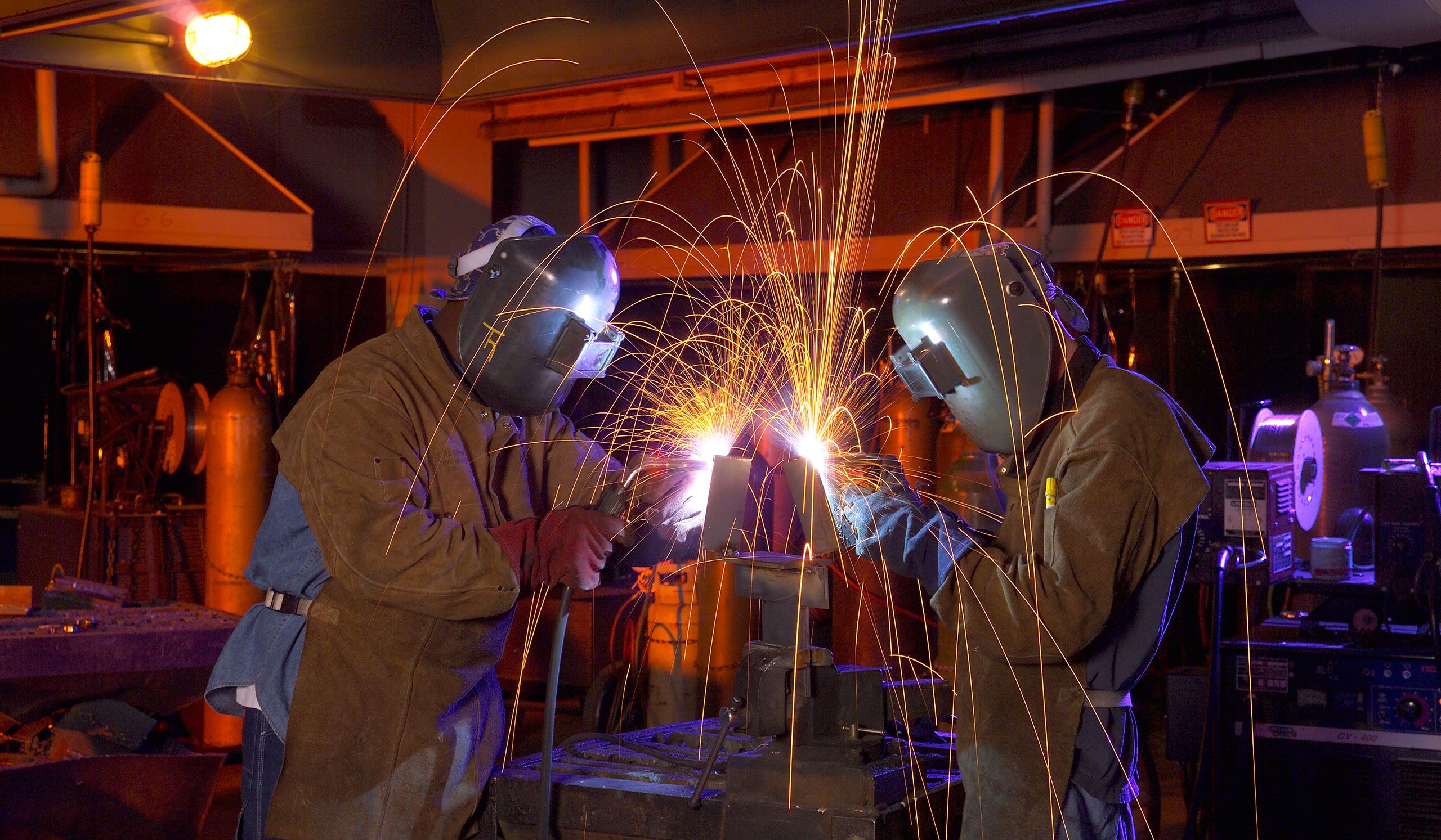 Students welding in class at Hawkeye Community College