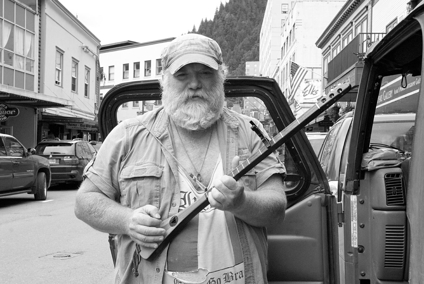 1guitarplayer_juneau540