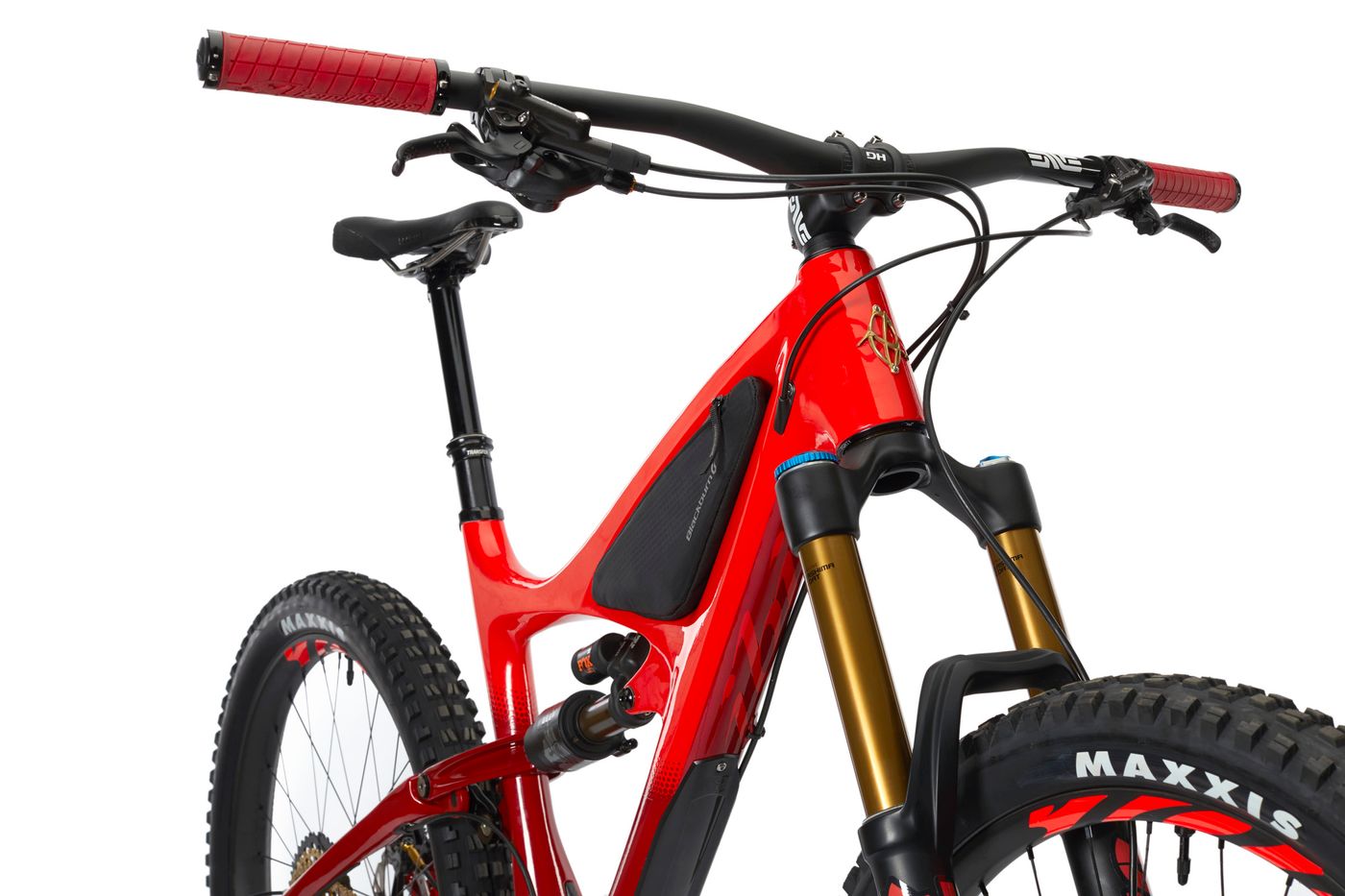 1hd4_details_xx1_enve_porkchop_clean2400pxw