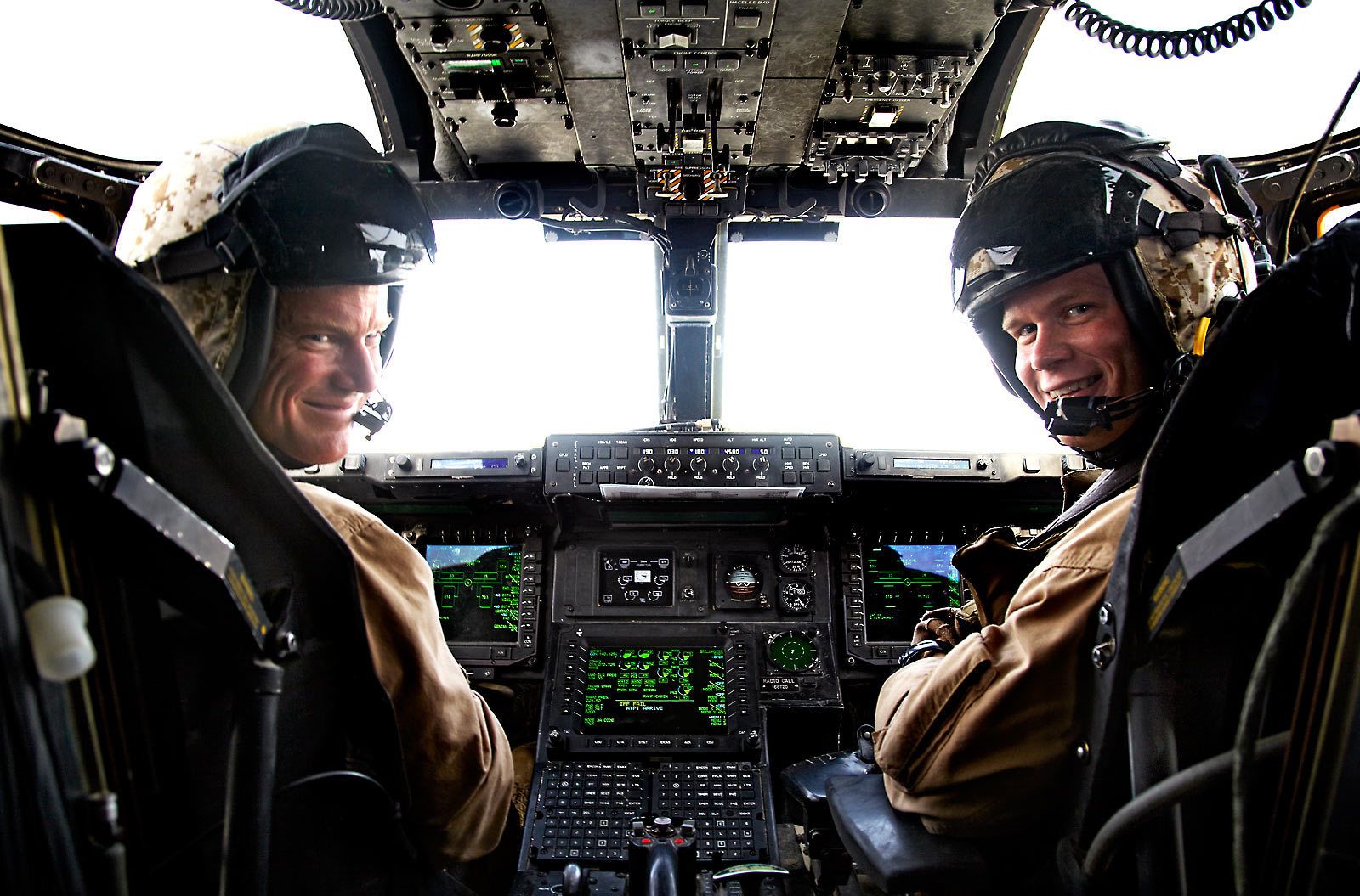 1marine_pilots_osprey_vm22