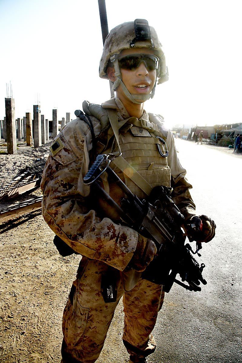 1marine_patrol_afghanistan_4