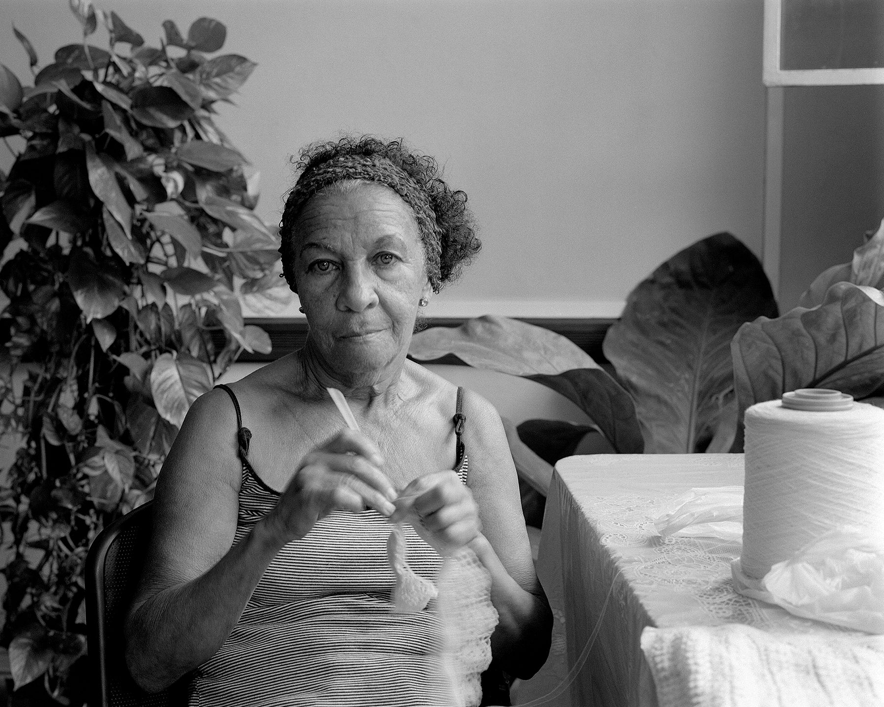 Woman knitting at the community in Pogolotti. Cuba Cuba_08_ Woman knitting at the community in Pogolotti.jpg