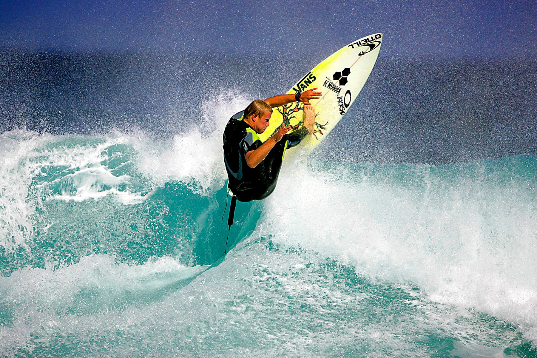 1dane_gudauskas_surfing.jpg