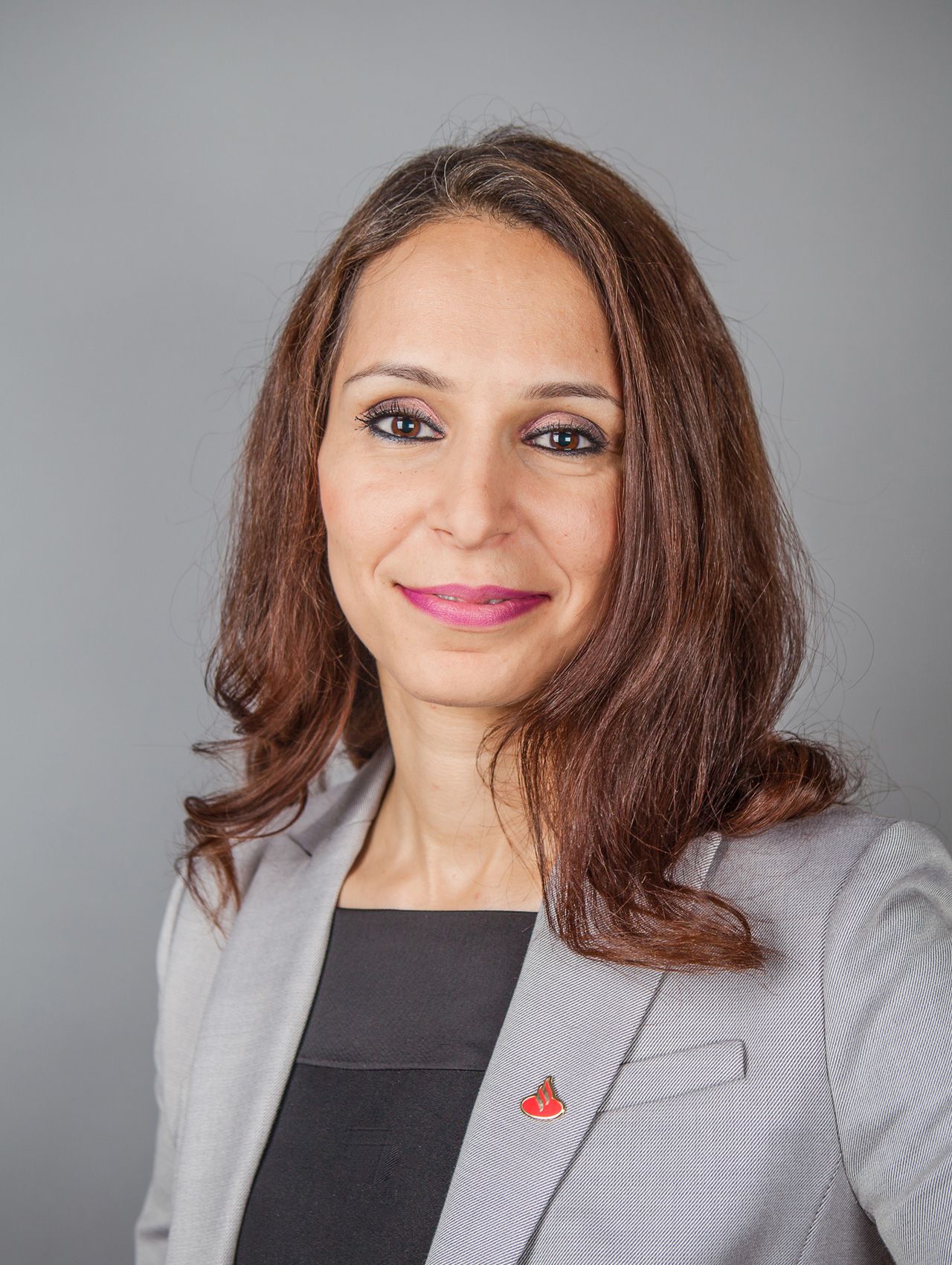 Santander bank employee headshot