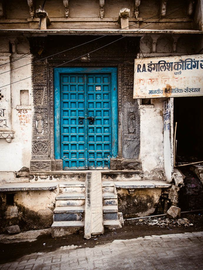 1old_blue_door_udaipur_india